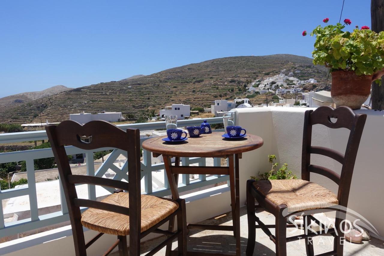 Traditional Apartment In Kastro Sikinos Exterior photo