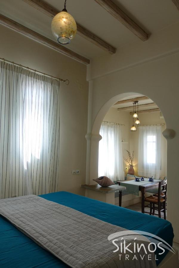 Traditional Apartment In Kastro Sikinos Exterior photo