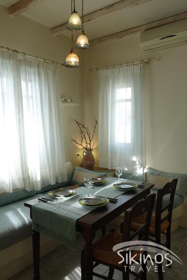 Traditional Apartment In Kastro Sikinos Exterior photo