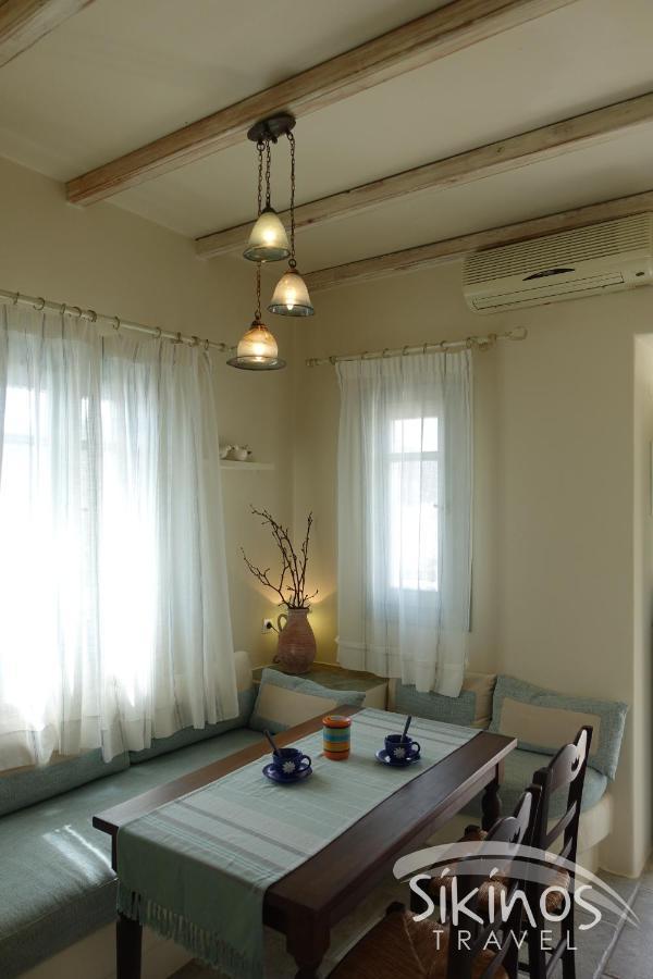 Traditional Apartment In Kastro Sikinos Exterior photo